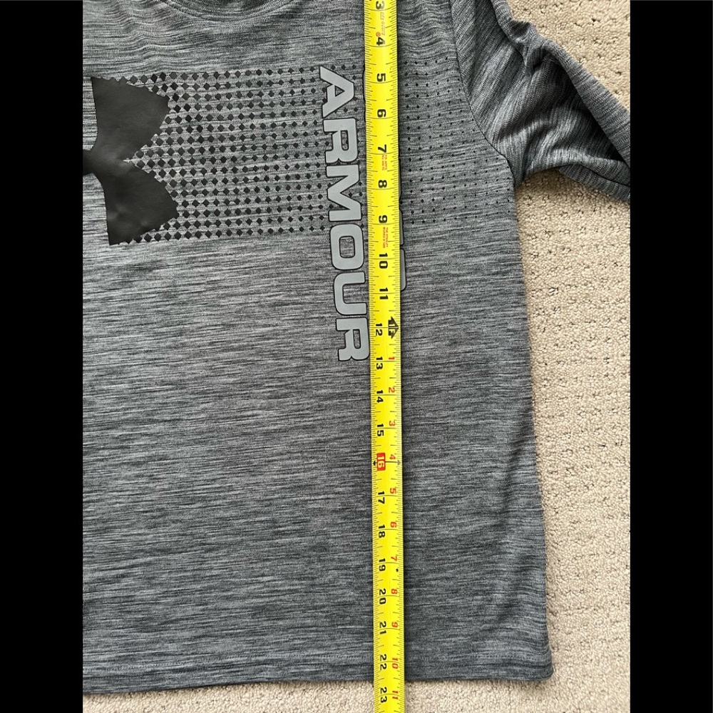 Boy’s Under Armour long sleeve top size YMD - Picture 5 of 7
